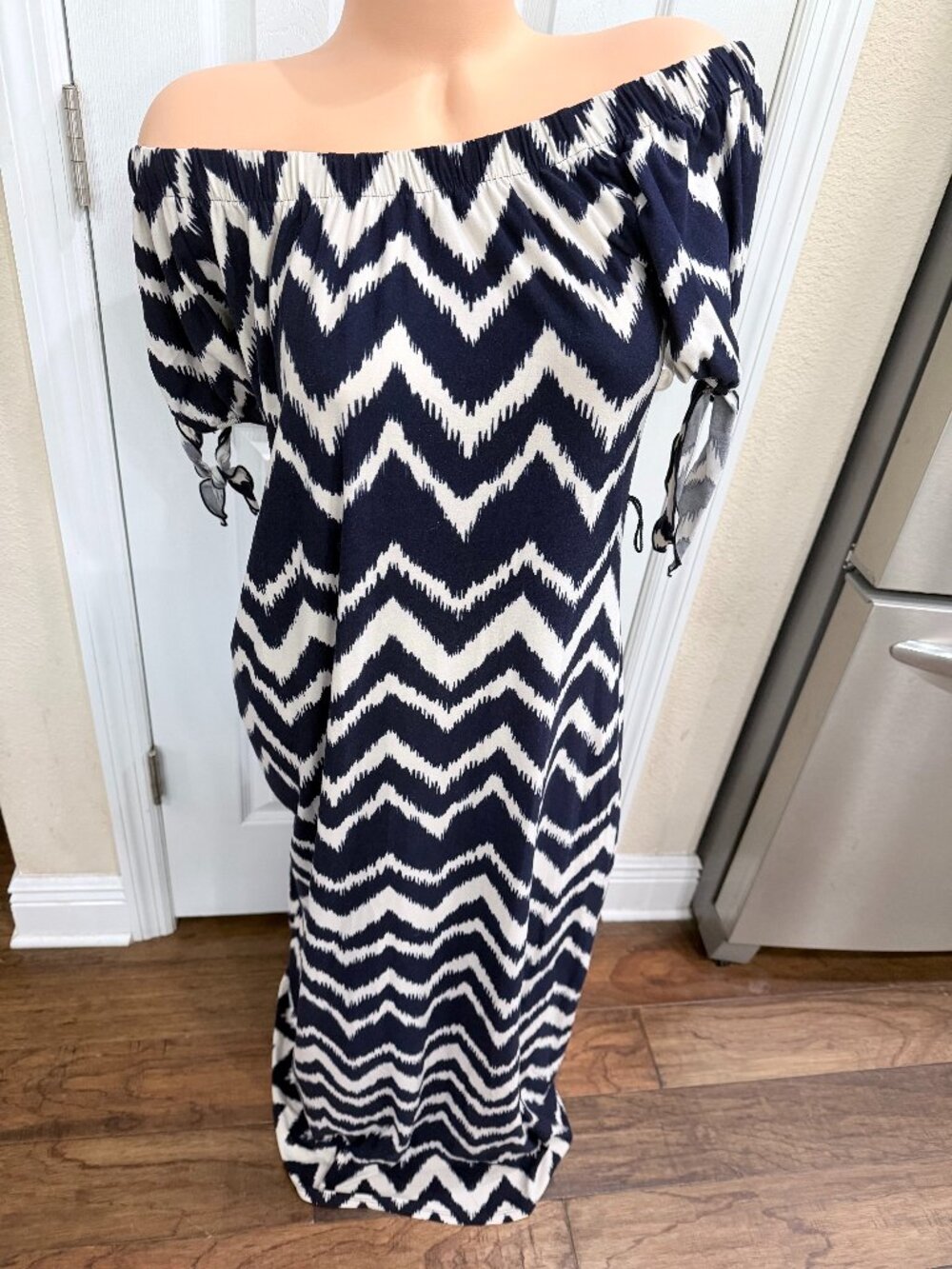 Allison Brittney M Off Shoulder Maxi Dress Navy Chevron Stretch Boho Resort